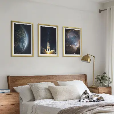 Gerahmtes Bilderset mit Motiven von Weltraum, Erde, Rakete und Galaxie