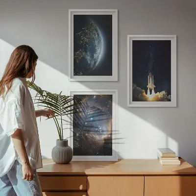Gerahmtes Bilderset mit Motiven von Weltraum, Erde, Rakete und Galaxie