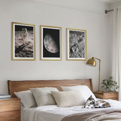 Gerahmtes bilderset Astronautenfoto vom Mond