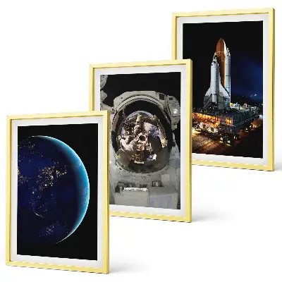 Gerahmtes Bilderset mit Weltraum, Erde, Astronaut und Rakete