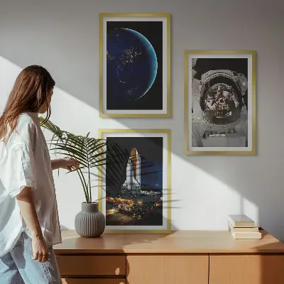 Gerahmtes Bilderset mit Weltraum, Erde, Astronaut und Rakete