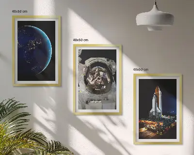 Gerahmtes Bilderset mit Weltraum, Erde, Astronaut und Rakete