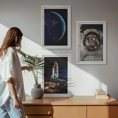 Gerahmtes Bilderset mit Weltraum, Erde, Astronaut und Rakete