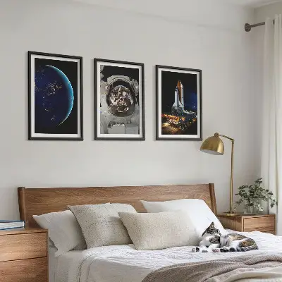 Gerahmtes Bilderset mit Weltraum, Erde, Astronaut und Rakete