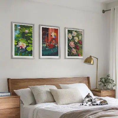 Gerahmtes Bilderset Lilien im Garten mit bunten Blumen
