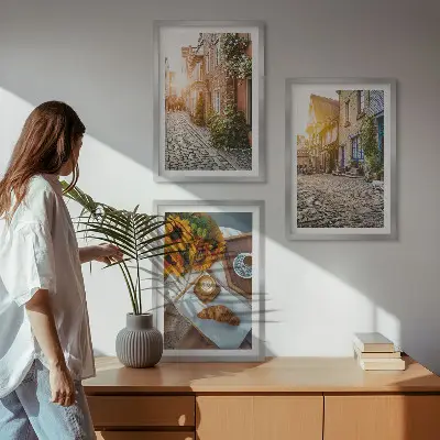 Gerahmtes Bilderset mit Straßenkaffee und Sonnenblumen Motiv