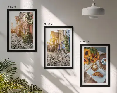 Gerahmtes Bilderset mit Straßenkaffee und Sonnenblumen Motiv