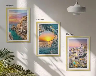 Bilder-3er-Set mit Rahmen Meereswellen und weiße Häuser auf Santorini
