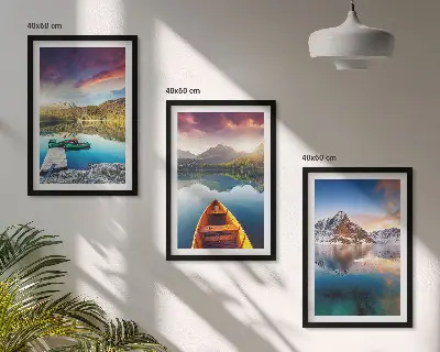 Gerahmtes Bilderset mit Motiven von Seen, Bergen und Booten für eine friedliche Stimmung