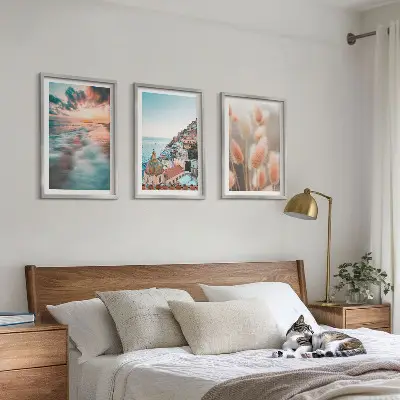 3er-Set Bilder mit Rahmen mit Motiven von Sonnenuntergang am Meer, Häusern sowie Blumen
