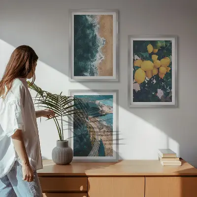 Gerahmtes Bilderset mit Motiven von Meer Strand Zitronen und Bergen