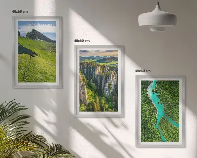 Grüne Berge und Flussfelsen 3er-Set Bilder mit Rahmen