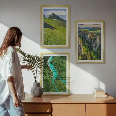 Grüne Berge und Flussfelsen 3er-Set Bilder mit Rahmen