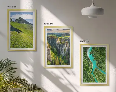 Grüne Berge und Flussfelsen 3er-Set Bilder mit Rahmen