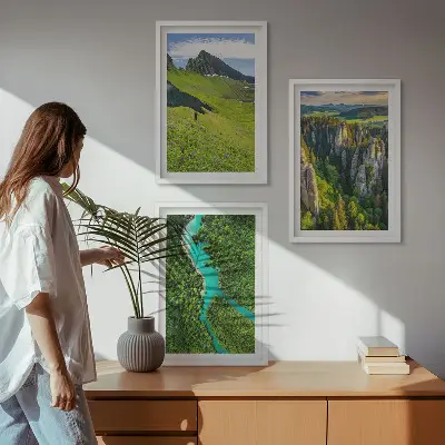 Grüne Berge und Flussfelsen 3er-Set Bilder mit Rahmen