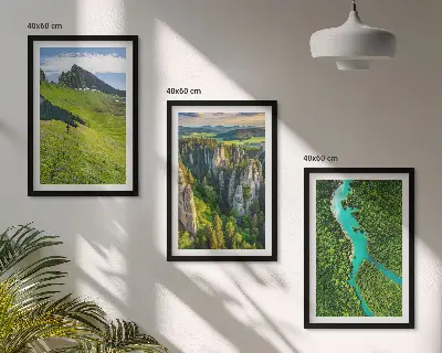 Grüne Berge und Flussfelsen 3er-Set Bilder mit Rahmen
