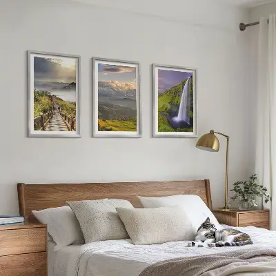 Gerahmtes Bilder-Set mit Berglandschaften und Wasserfall