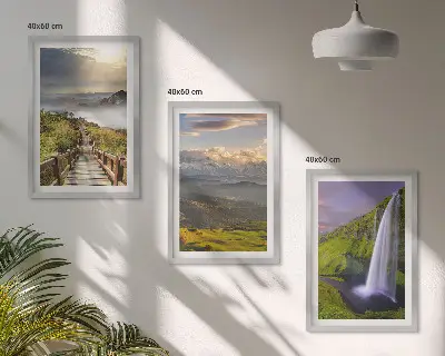 Gerahmtes Bilder-Set mit Berglandschaften und Wasserfall