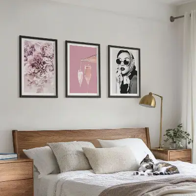 Gerahmtes Bilderset Rosenblüten mit einer eleganten Dame