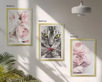 Gerahmtes Bilderset mit Motiv Katze in rosa Blumen