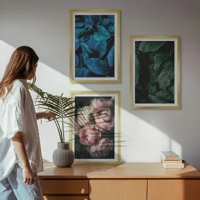 Gerahmtes Bilderset mit Motiven von Blättern und Blüten in verschiedenen Farben