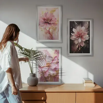 Gerahmtes Bilderset mit Blumenkompositionen aus Rosen in Weiß