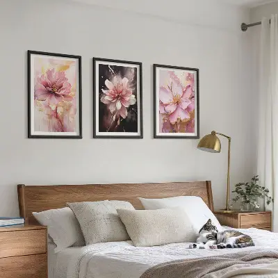 Gerahmtes Bilderset mit Blumenkompositionen aus Rosen in Weiß