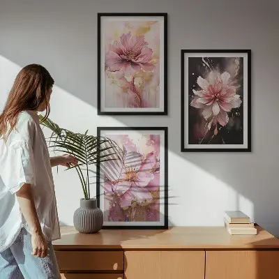 Gerahmtes Bilderset mit Blumenkompositionen aus Rosen in Weiß