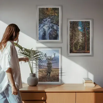 3er-Set Wandbilder mit Rahmen mit Motiv Wald, Wasserfall, Bergen und Hirsch
