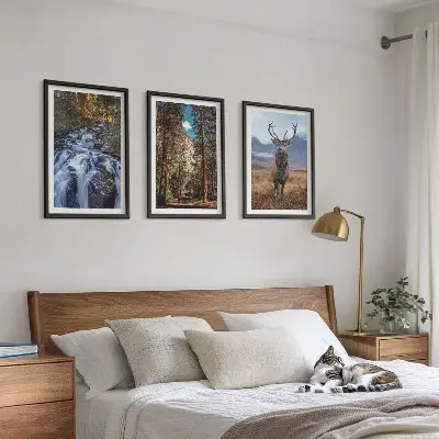 3er-Set Wandbilder mit Rahmen mit Motiv Wald, Wasserfall, Bergen und Hirsch