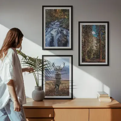 3er-Set Wandbilder mit Rahmen mit Motiv Wald, Wasserfall, Bergen und Hirsch