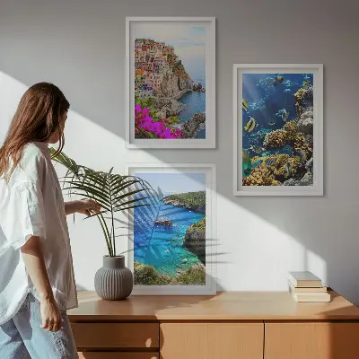 Gerahmtes Bilderset mit Meerblick und farbenfrohen Häusern