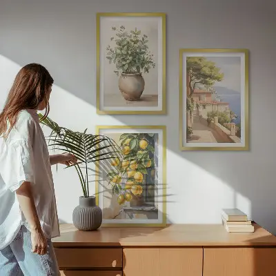3er-Set Wandbilder mit Rahmen Motiv Blumen in einer Vase begleitet von einem Meer aus Zitronen