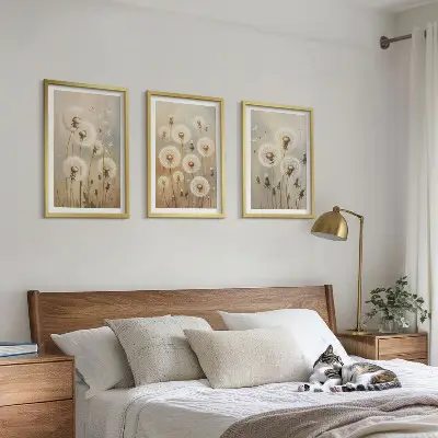 Wandbilder-Set mit Rahmen weiße Löwenzahnblüten auf hellem Hintergrund 3-teilig