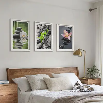 Gerahmtes Bilderset ruhige Zen-Komposition mit Blumen und Wasser