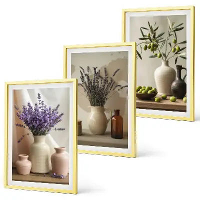 3-teiliges Bilder-Set mit Rahmen mit Lavendelblüten, Oliven und Gefäßen