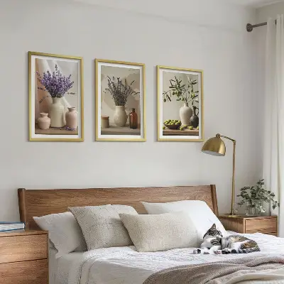 3-teiliges Bilder-Set mit Rahmen mit Lavendelblüten, Oliven und Gefäßen