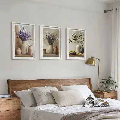 3-teiliges Bilder-Set mit Rahmen mit Lavendelblüten, Oliven und Gefäßen