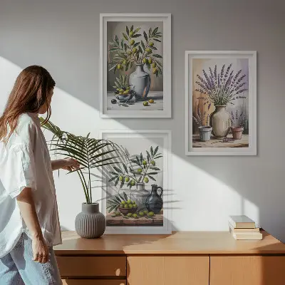 Gerahmtes Bilderset mit Olivenblüten in Vasen als Hintergrundmotiv