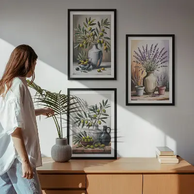 Gerahmtes Bilderset mit Olivenblüten in Vasen als Hintergrundmotiv
