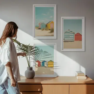 Gerahmtes Bilderset mit bunten Häusern, Strand und Sonne