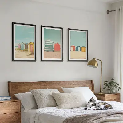 Bilder-3er-Set mit Rahmen bunte Häuser mit Strand und Sonne