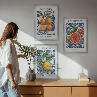 Gerahmtes Bilderset mit italienischen Zitrus-Modeplakaten