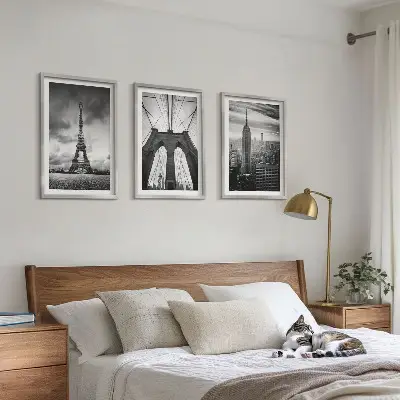 Monochromatische Brückentürme 3er-Set Bilder mit Rahmen