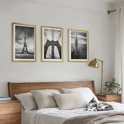 Monochromatische Brückentürme 3er-Set Bilder mit Rahmen