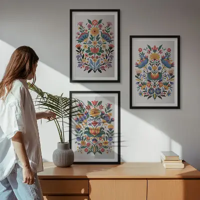 Gerahmtes Bilderset mit Blumenmuster in intensiven Farben