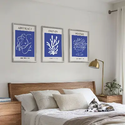 Stilvolle blaue Poster 3er-Set mit Rahmen