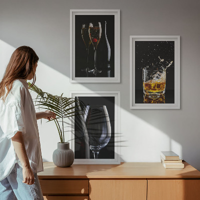 Bilder-3er-set mit rahmen Weingläser und Whiskygläser auf schwarzem Hintergrund