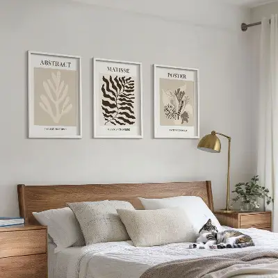 Gerahmtes Bilderset mit beige-braunem Pflanzenmuster