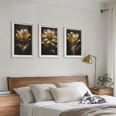 Bilder-3er-Set mit Rahmen und Motiv gelbe Blüten auf dunklem Hintergrund